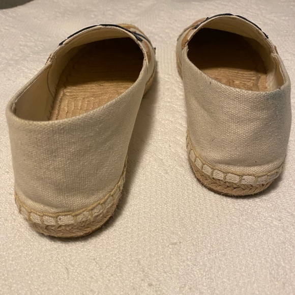 Tory Burch espadrilles flats. - Picture 3 of 4